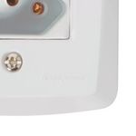 conjunto tomada dupla 2p t com interruptor simples de embutir tramontina lux2 250v 20a branco (mp)