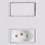 conjunto tomada simples 2p+t com interruptor simples de embutir tramontina liz 250v 10a branco (mp)