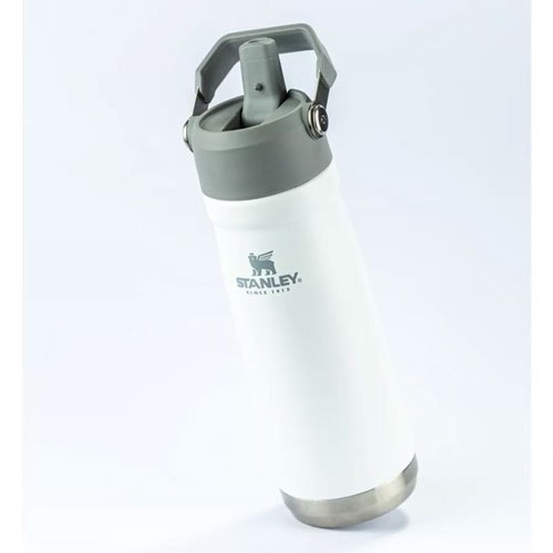 garrafa térmica stanley flip straw 651ml polar 8081