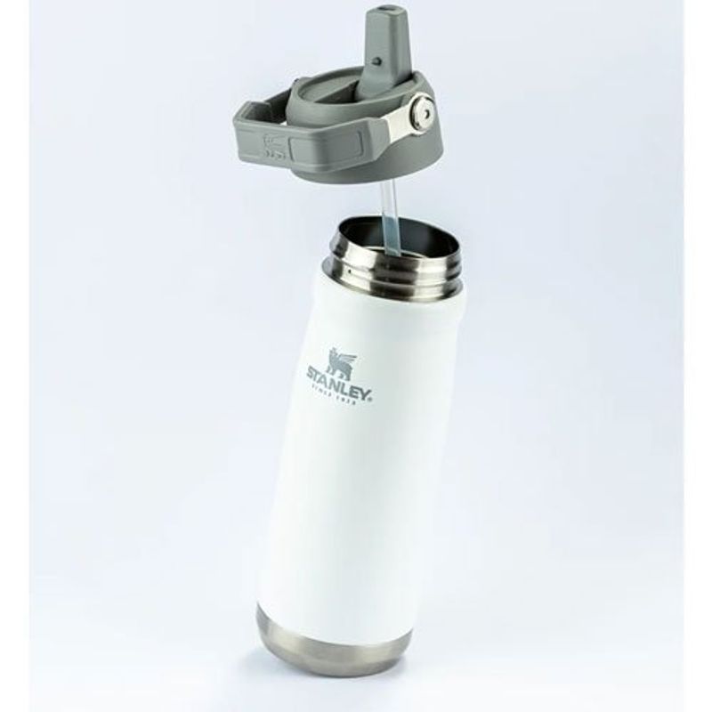 garrafa térmica stanley flip straw 651ml polar 8081