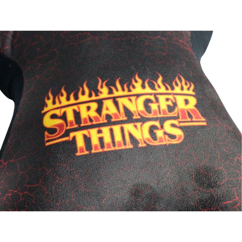 almofada zonacriativa stranger things 68cm (mp)