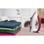 ferro de passar a seco black+decker com base de alumínio e antiaderente branco e vermelho