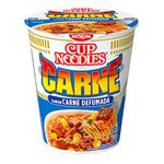 macarrão instantâneo cup noodles sabor carne defumada