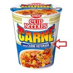 macarrão instantâneo cup noodles sabor carne defumada
