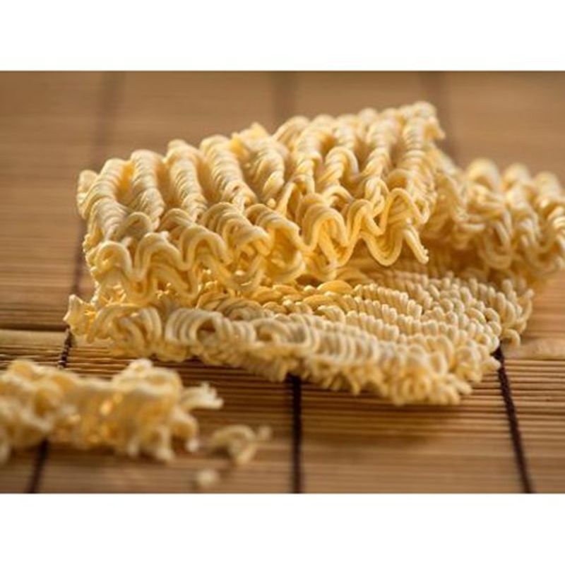 macarrão instantâneo nissin lámen nosso sabor carne