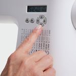 máquina de costura singer branco 127v c5605