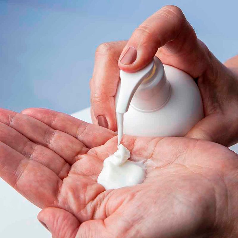 loção hidratante theraskin klaviê clinical para pele seca e sensível 190ml