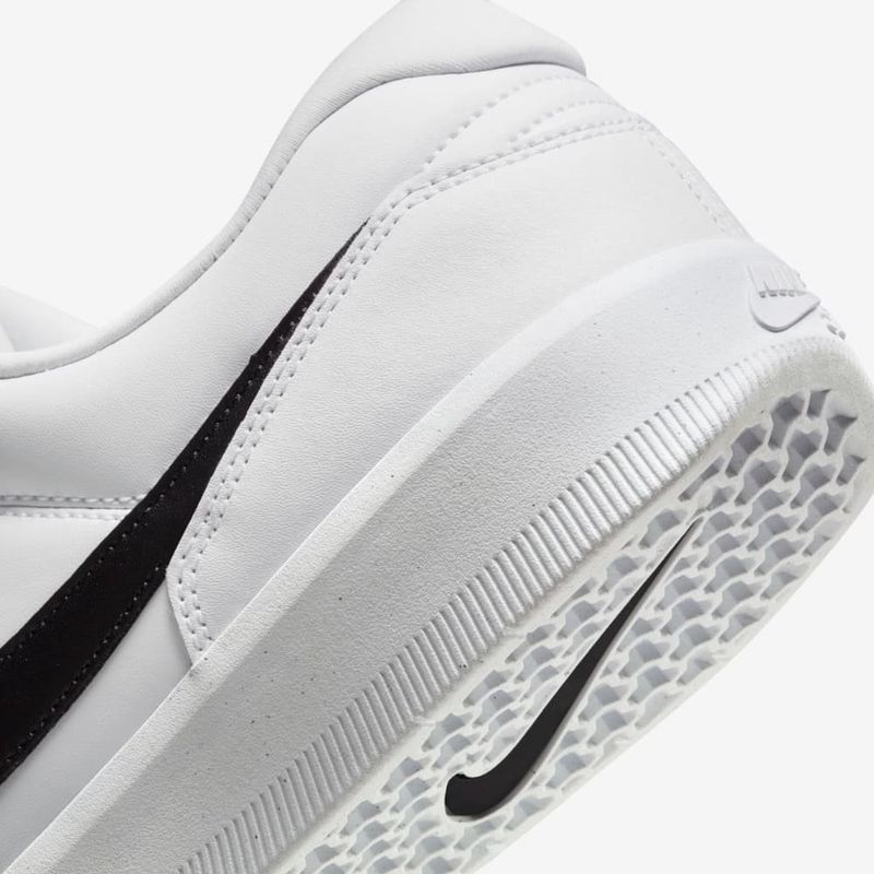 tênis masculino n°40 nike sb force 58 premium branco e preto (mp)