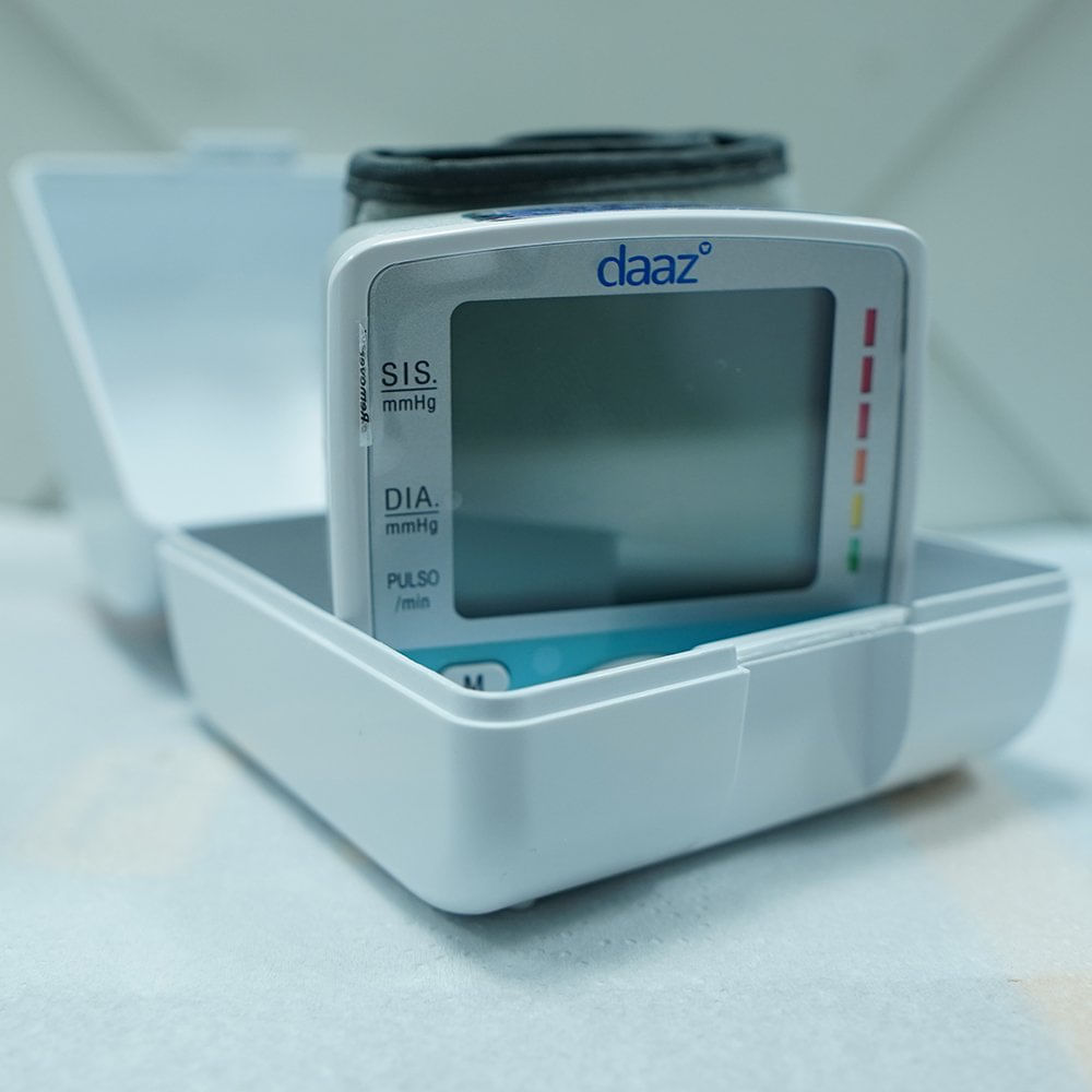 Aparelho de Pressão Digital Daaz Para Pulso Branco