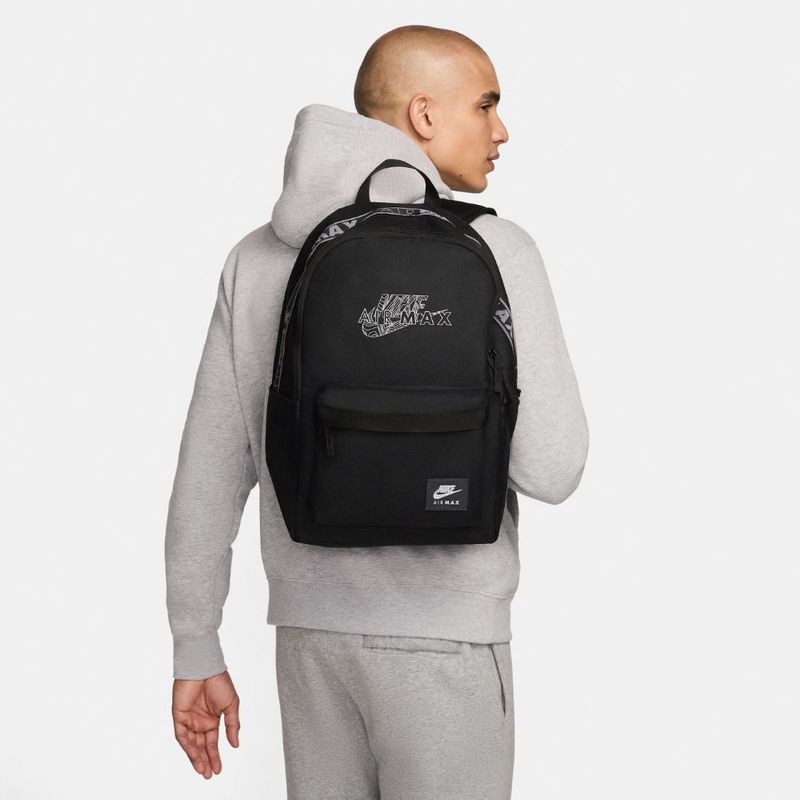 mochila nike heritage backpack airmax 25l preto 217109 (mp)