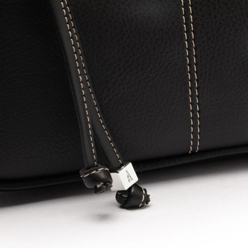 bolsa anacapri tiracolo costura ornamental preta 24x12x5 cm (mp)