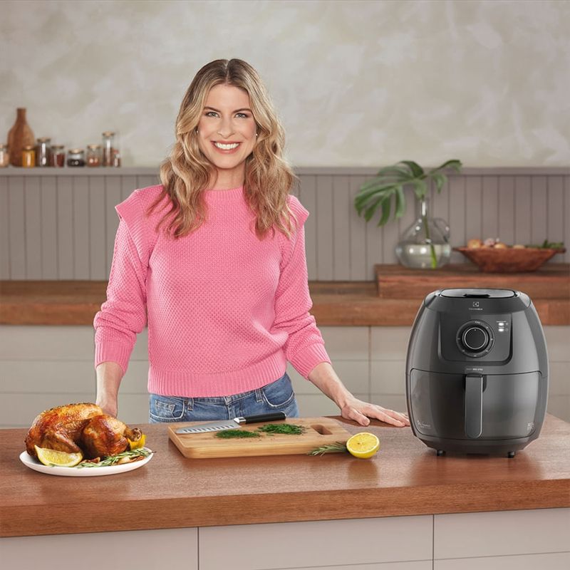 fritadeira elétrica air fryer electrolux family efficient 5l grafite eaf50