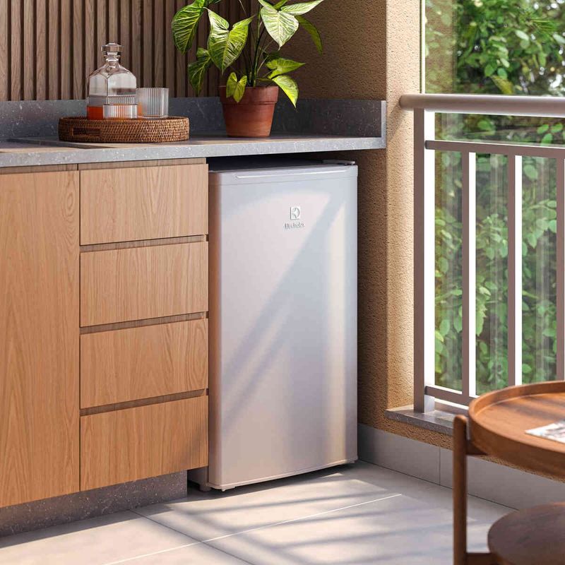 frigobar electrolux 122 litros efficient controle de temperatura 127v branco em120