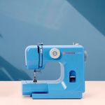 mini máquina de costura singer bivolt azul m1005