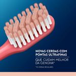 escova de dentes oral-b iconic ultra macia 3 unidades