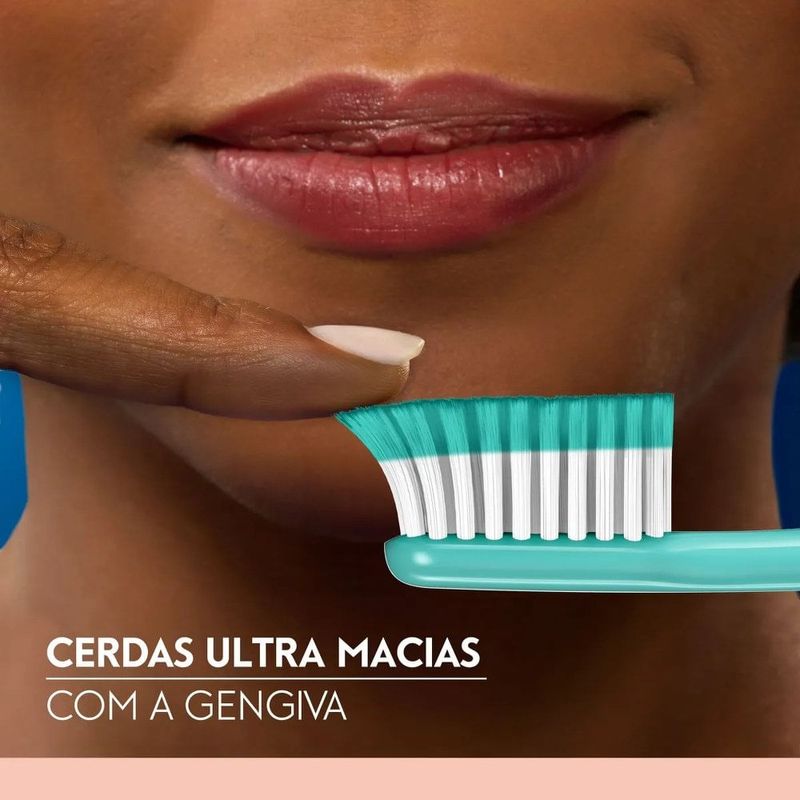 escova de dentes oral-b iconic ultra macia 3 unidades